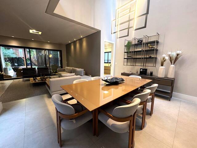 Casa para Venda em Santana de Parnaíba - 4