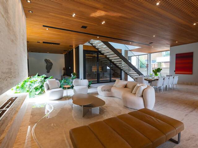 #123 - Casa para Venda em Santana de Parnaíba - SP - 2